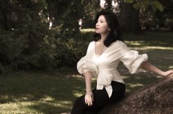 鐘楚紅個(gè)人資料曝光 為圓亡夫遺愿報(bào)讀慕道班