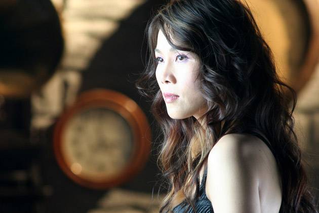 田震摔話筒事件內(nèi)幕曝光 拒絕領(lǐng)獎場面失控