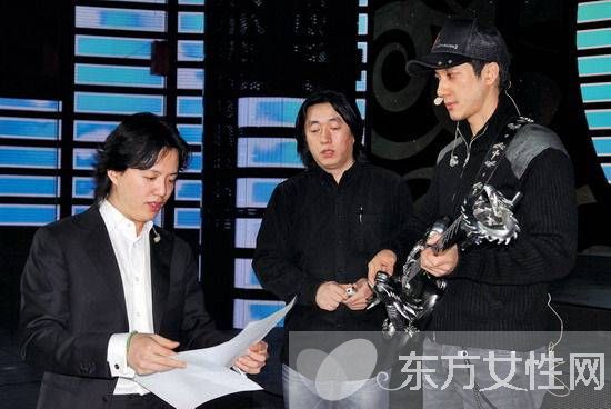 李云迪王力宏什么關(guān)系 李云迪王力宏同日公開(kāi)戀情