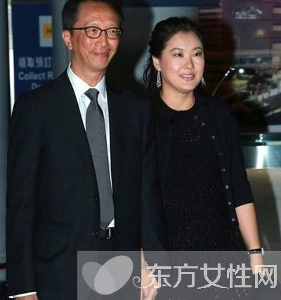  跳水皇后 伏明霞近況 伏明霞梁錦松差26歲的豪門婚姻