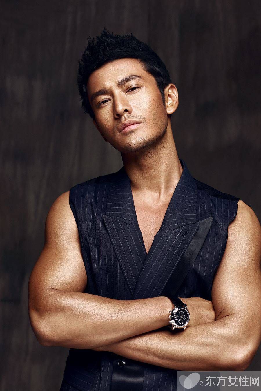 黃曉明身高對(duì)比圖曝光  黃教主真實(shí)身高大揭秘