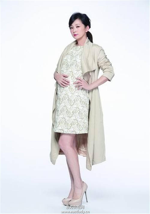 六月挺孕肚比基尼照曝光 超辣身材老公愛炫耀