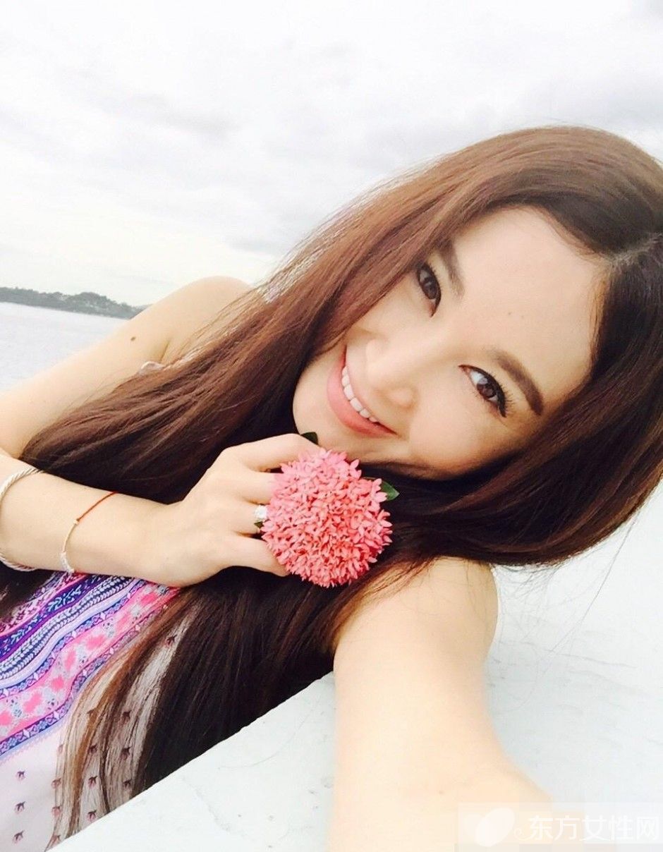 溫碧霞三級電影有哪些  溫碧霞大尺度激情吸奶照曝光