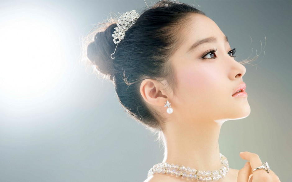 關(guān)曉彤身高揭秘 關(guān)曉彤現(xiàn)任男友是誰(shuí)