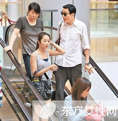 梁家輝老婆是患難時(shí)守護(hù)他的天使 年過(guò)半百仍秀恩愛