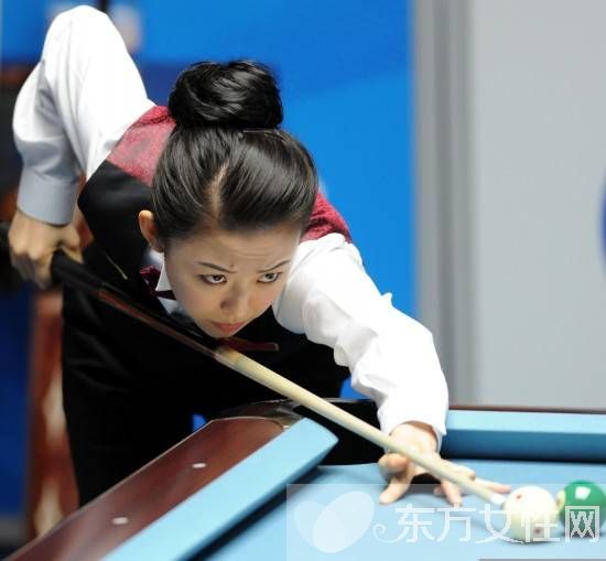 九球天后潘曉婷個人資料 潘曉婷低胸裝險些走光