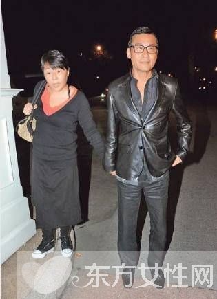 梁家輝老婆是患難時(shí)守護(hù)他的天使 年過(guò)半百仍秀恩愛