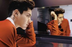 吳亦凡偷瞄寧澤濤被發(fā)現(xiàn) 兩帥哥不經(jīng)意造就神話