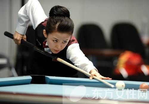 九球天后潘曉婷個人資料 潘曉婷低胸裝險些走光