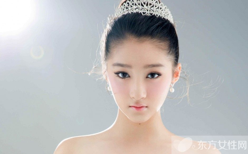 關(guān)曉彤身高揭秘 關(guān)曉彤現(xiàn)任男友是誰(shuí)