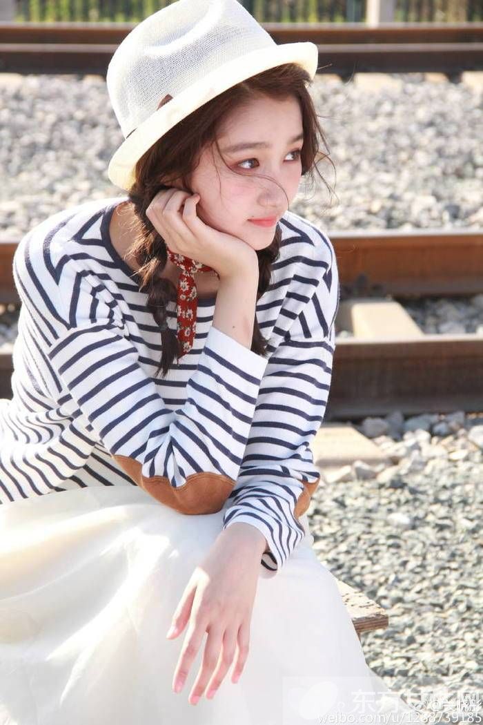 關(guān)曉彤身高揭秘 關(guān)曉彤現(xiàn)任男友是誰(shuí)