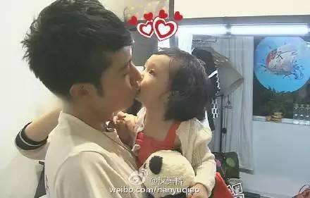 姐弟戀的明星夫妻 甜到不能再甜