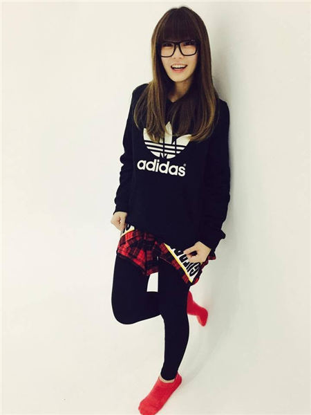 臺(tái)灣街頭鼓手羅小白靠打鼓紅遍臺(tái)灣 連希澈都注意到她