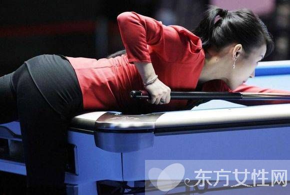 九球天后潘曉婷個人資料 潘曉婷低胸裝險些走光