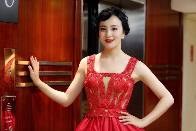 張文慈三級(jí)片不雅圖集曝光 17歲遭迷奸45歲無人娶