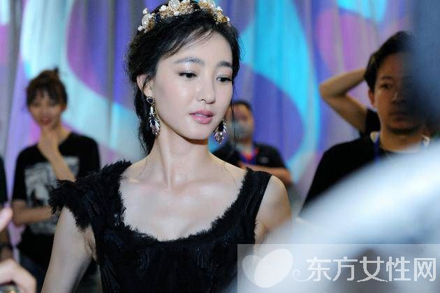 素顏女神王麗坤個(gè)人資料 王麗坤老公是誰