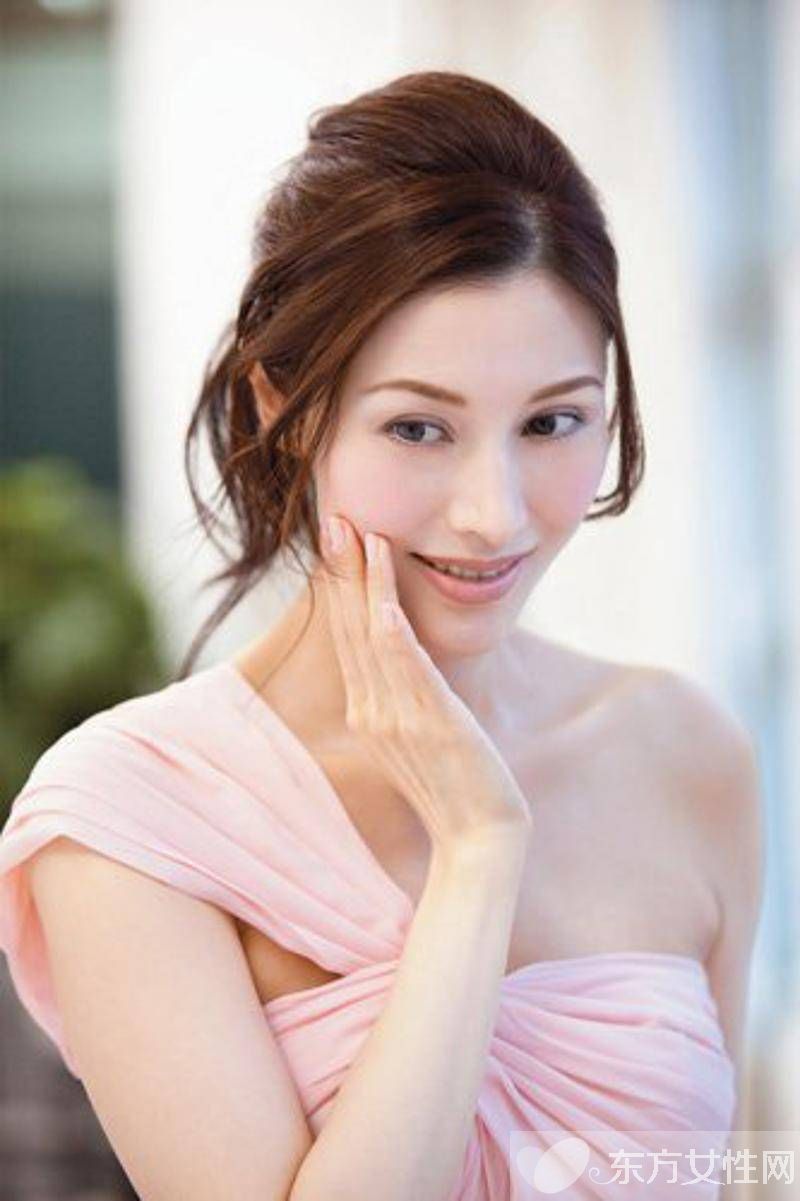 李嘉欣與夫窗前激戰(zhàn) 大尺度不雅照十分淫穢