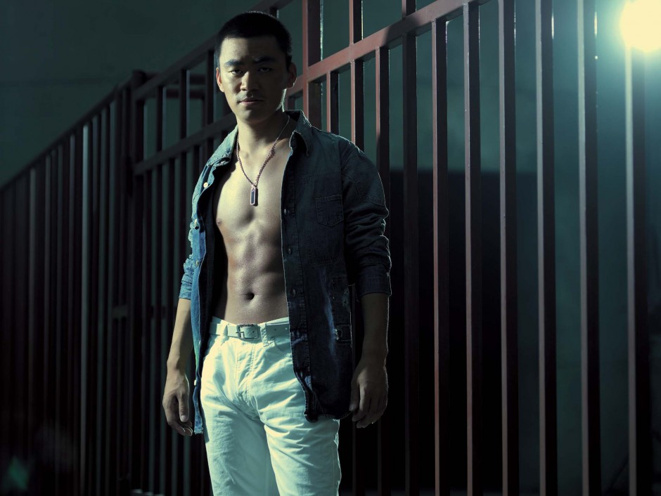 王寶強(qiáng)開什么車  王寶強(qiáng)公開談婚變 難過但相信美好