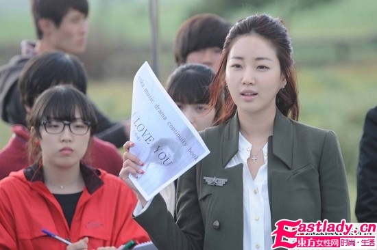 金莎朗整容前后對比照 金莎朗整容了嗎