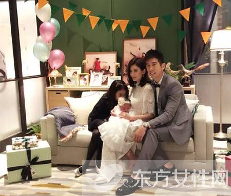 賈靜雯修杰楷差幾歲 賈靜雯表示生完第三胎后停產(chǎn)