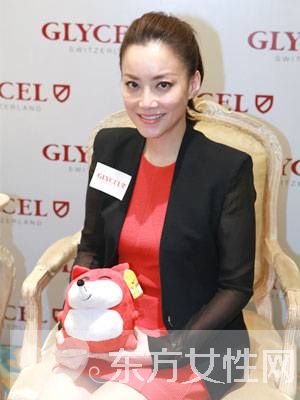 謝霆鋒經(jīng)紀(jì)人霍汶希家庭背景驚人 霍汶希私生女近照曝光