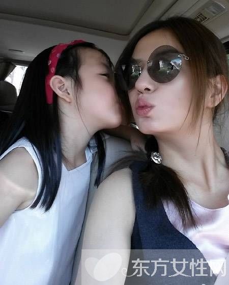 趙薇女兒最新照片曝光  小四月 長發(fā)大眼萌翻網(wǎng)友心