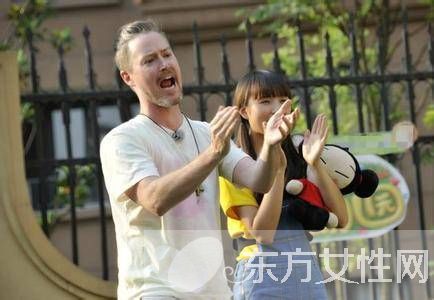 夏克立是誰 揭秘夏克立對Poppy性教育方式是什么