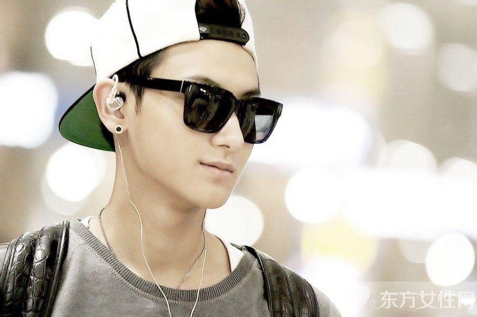 王思聰調(diào)侃黃子韜約炮騙女孩 揭黃子韜耍大牌遭封殺