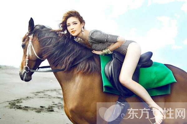 盤點(diǎn)娛樂(lè)圈大尺度全裸無(wú)遮掩的性感女神