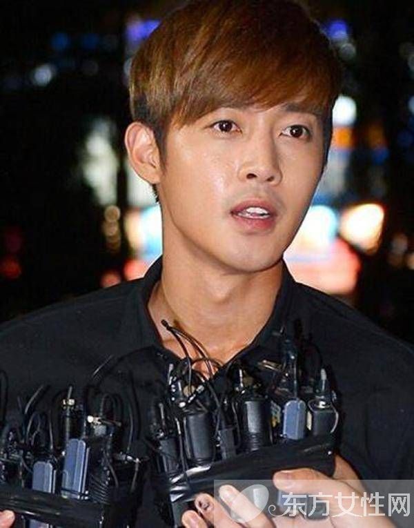 金賢重女友崔某照片 金賢重私生活混亂形象一去不復(fù)返