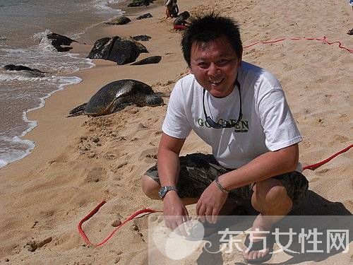 庹宗康陪老婆kiki逛超市 堪稱演藝圈新好男人