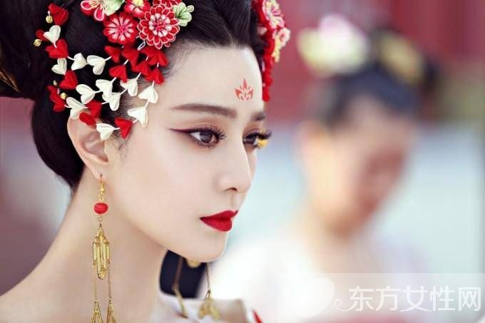 盤點(diǎn)娛樂圈大尺度全裸無遮掩的性感女神