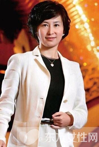 何超瓊許晉亨世紀(jì)婚禮成全港熱話 可 賭后 贏了事業(yè)輸了家庭