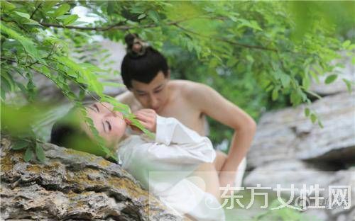 90后校園情侶野戰(zhàn)經(jīng)驗(yàn)分享 激情啪啪尺度驚人