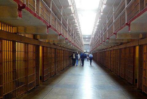 獄警待遇怎么樣  神秘職業(yè)內(nèi)幕曝光獄警的辛酸史