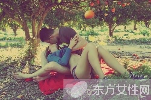 90后校園情侶野戰(zhàn)經(jīng)驗(yàn)分享 激情啪啪尺度驚人