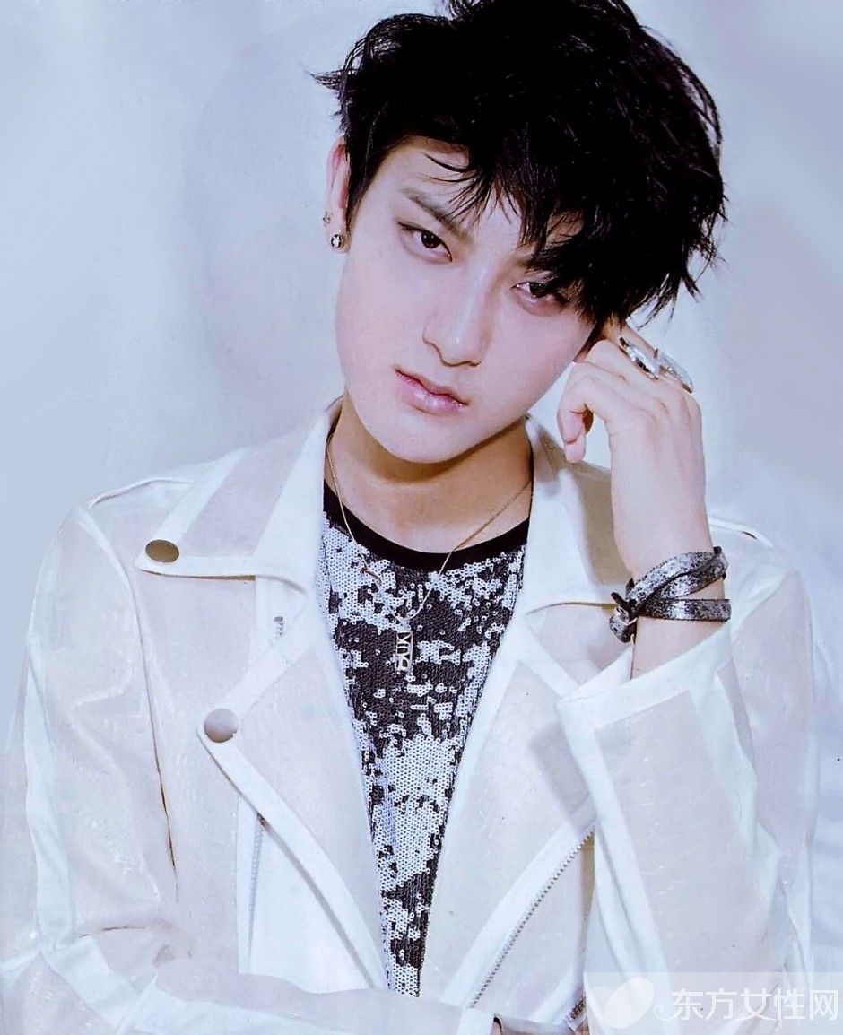 王思聰調(diào)侃黃子韜約炮騙女孩 揭黃子韜耍大牌遭封殺