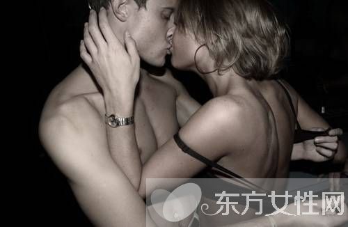 90后校園情侶野戰(zhàn)經(jīng)驗(yàn)分享 激情啪啪尺度驚人