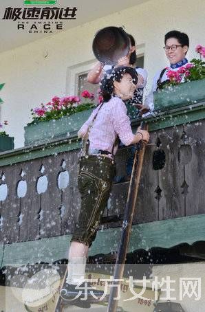 霍啟剛郭晶晶真人秀甜到 虐  恩愛夫妻羨煞旁人