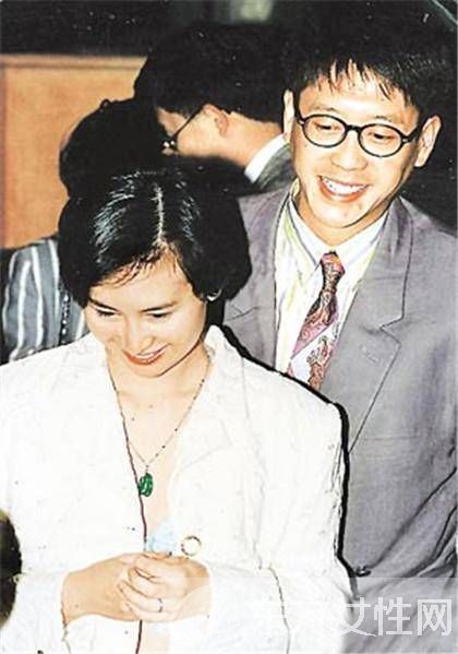 何超瓊許晉亨世紀(jì)婚禮成全港熱話 可 賭后 贏了事業(yè)輸了家庭