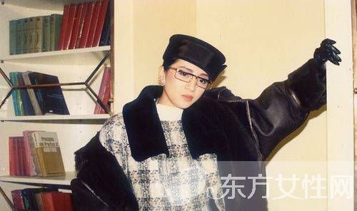 梅艷芳遺物拍賣會結(jié)束 新秀獎杯以129萬天價賣出