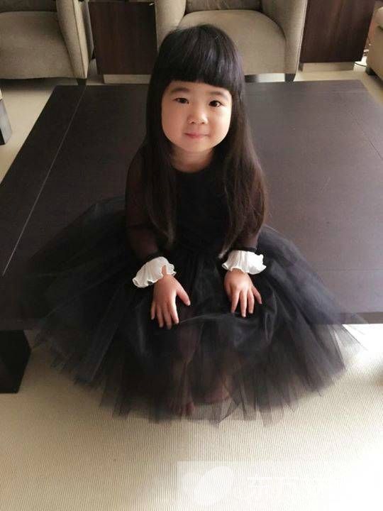 曹格微博曬度假照 grace姐姐旅館大長腿照片曝光