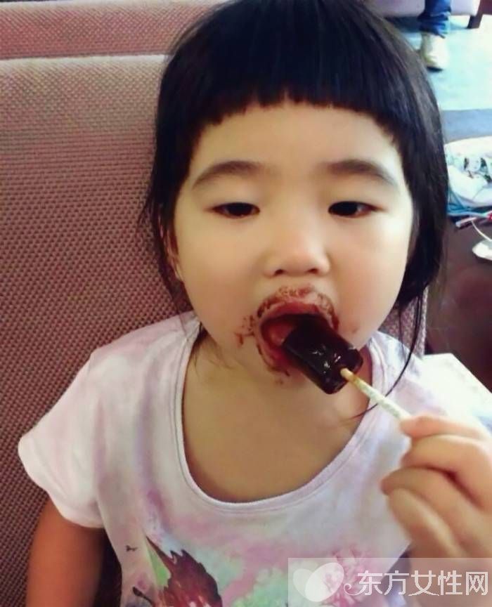 曹格微博曬度假照 grace姐姐旅館大長腿照片曝光