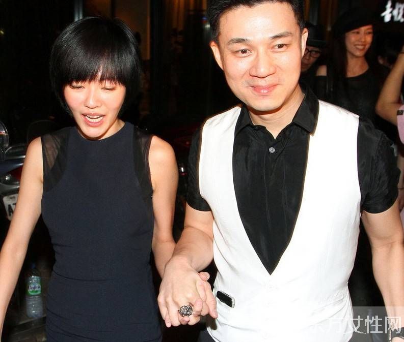 小s揭秘家暴事件始末 失業(yè)不忍寂寞微博狂刷存在感