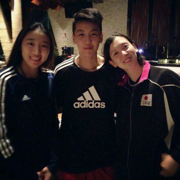 張曉雅微博資料曝光 網(wǎng)友贊張曉雅比型男還要型