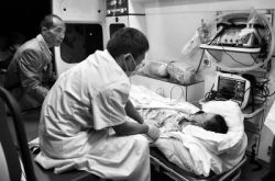 王思麗為什么會生蛆 獲熱心人士捐款