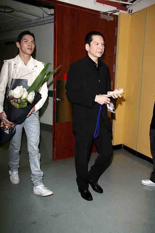 揭向華強(qiáng)黑社會背景 向華強(qiáng)玩過多少女明星