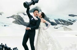 劉詩(shī)詩(shī)吳奇隆婚紗照曝光 搞怪甜蜜唯美十足