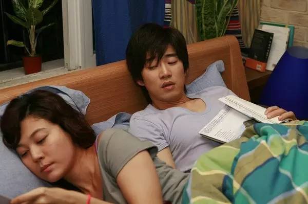 盤點拍激情戲受傷的女星 楊冪鼻子受傷血流不止