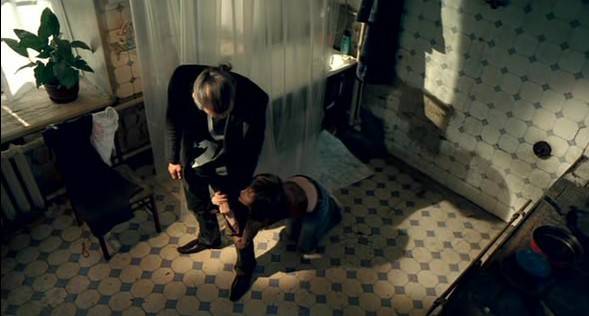 盤點(diǎn)拍激情戲受傷的女星 楊冪鼻子受傷血流不止